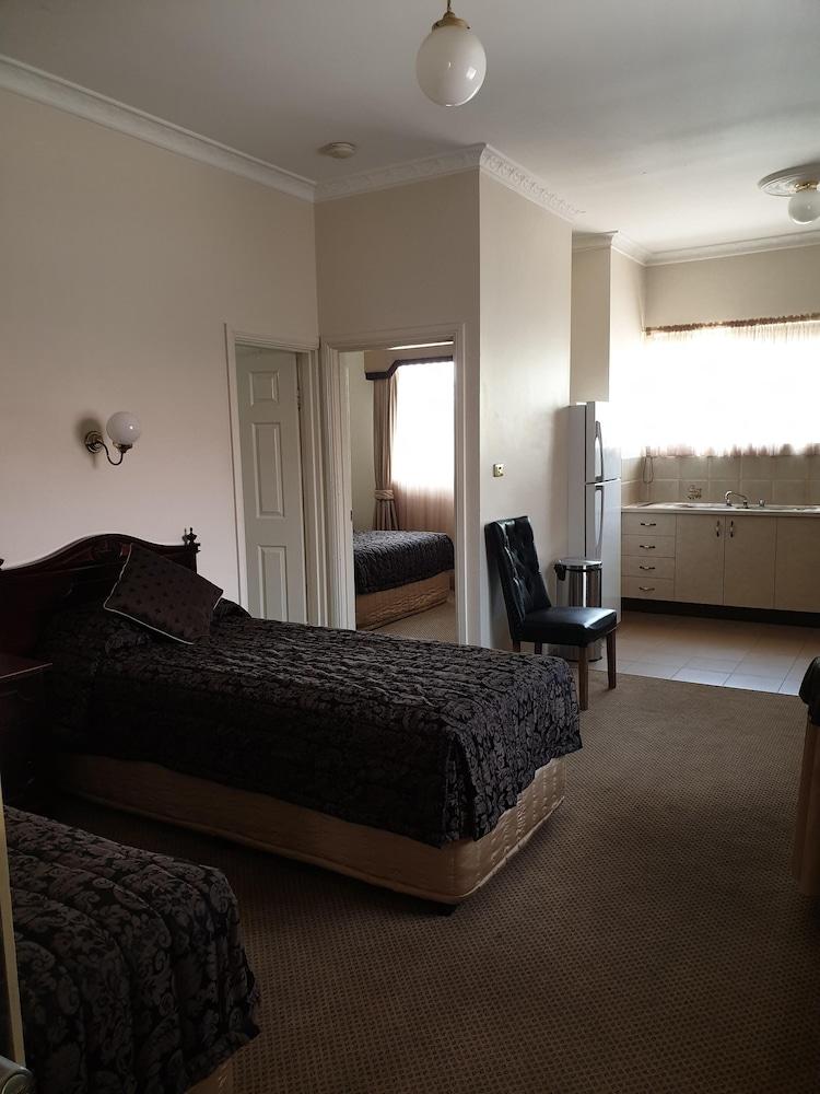 Australian Heritage Motor Inn Dubbo Bagian luar foto