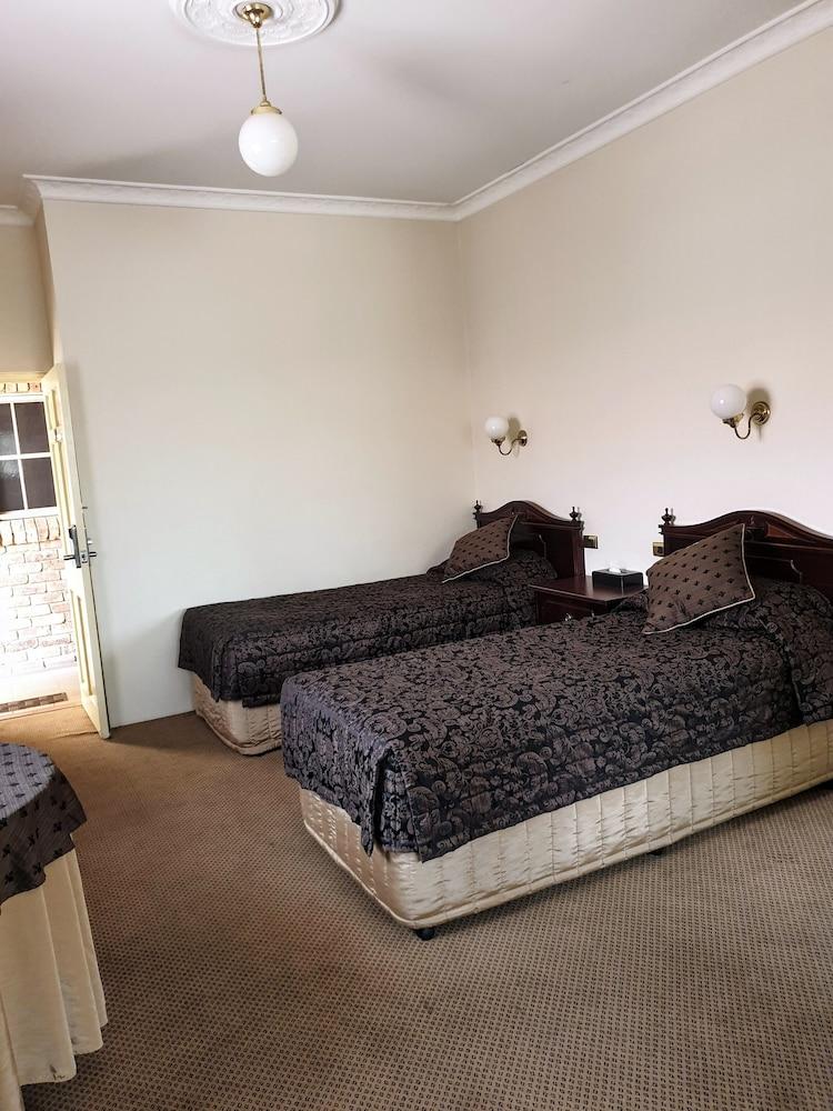 Australian Heritage Motor Inn Dubbo Bagian luar foto