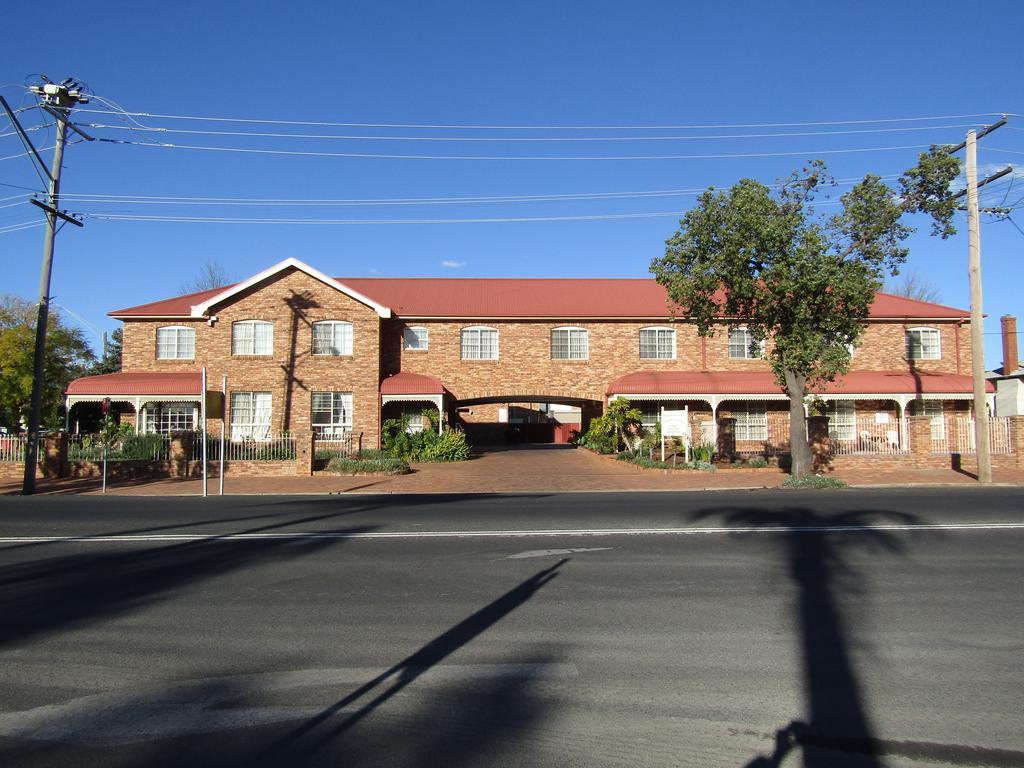 Australian Heritage Motor Inn Dubbo Bagian luar foto